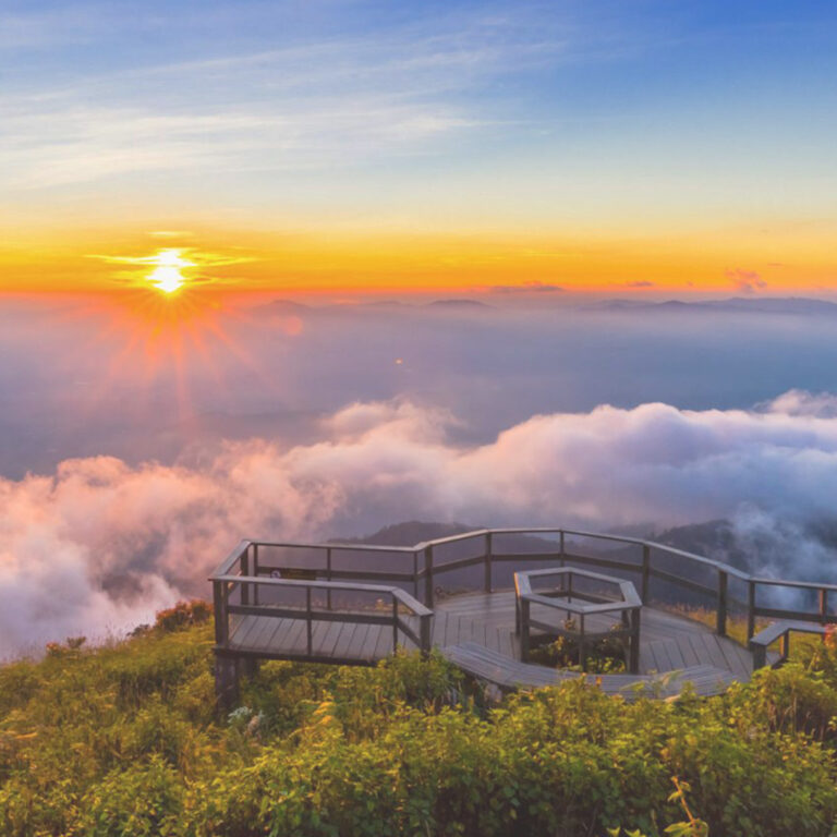 Read more about the article 5 Famous Mountains in Chiang Mai: Which One Should You Visit?