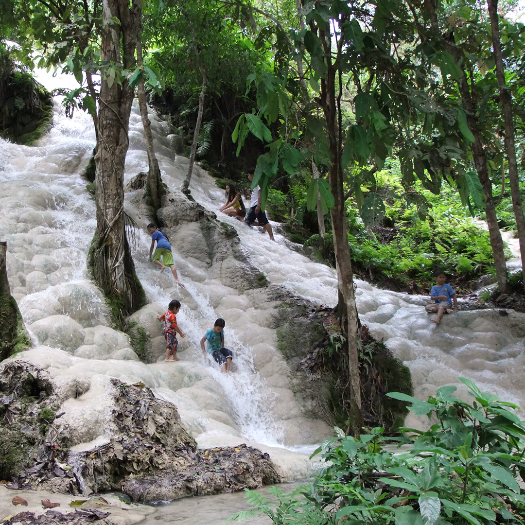 Read more about the article Must-Try Hiking Trails and Waterfalls in Northern Thailand
